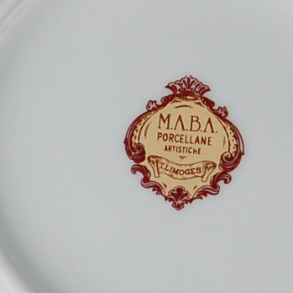 Limoges Round lidded Box Rococo Style - Picture 6 of 7